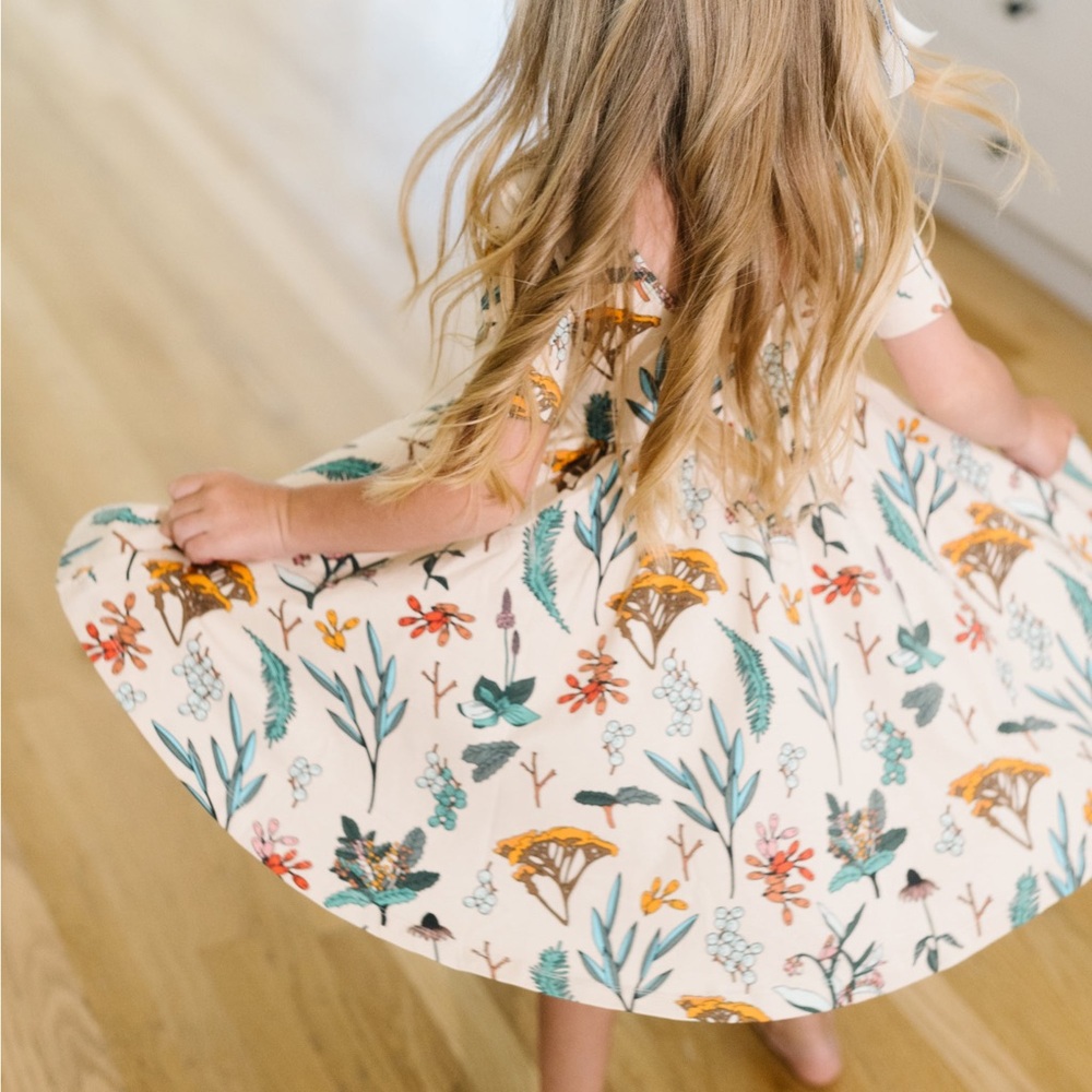 Alice + Ames Girls' Floral Cream Short-Sleeve Twirl Dress - Picture 3 of 7